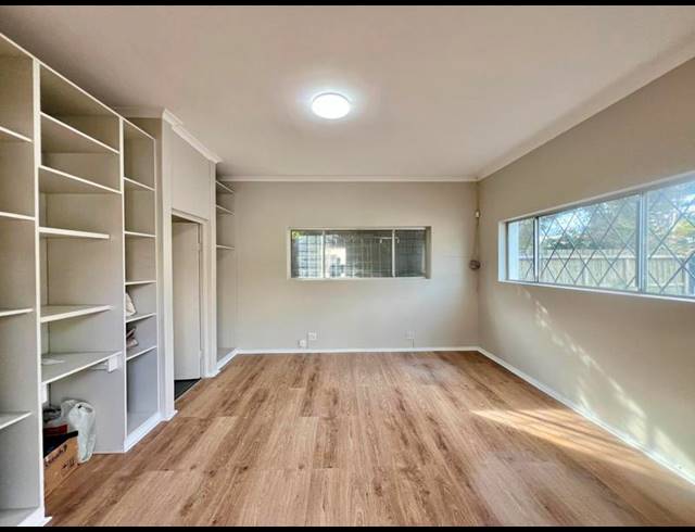 BUSINESS PROPERTY TO RENT IN BEACH ESTATE